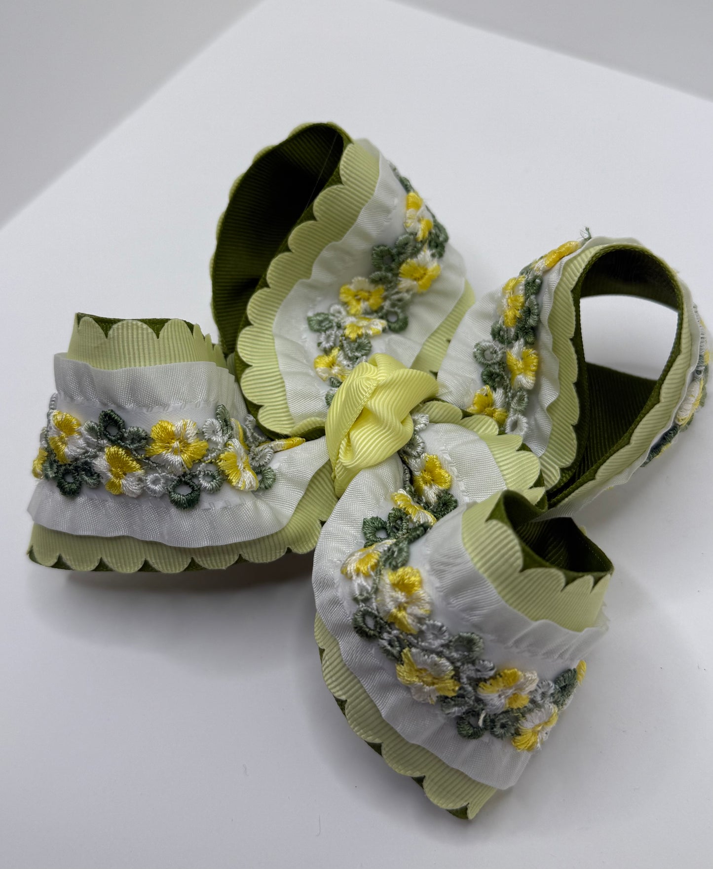 Buttercup Blooms - 5 inch Bow