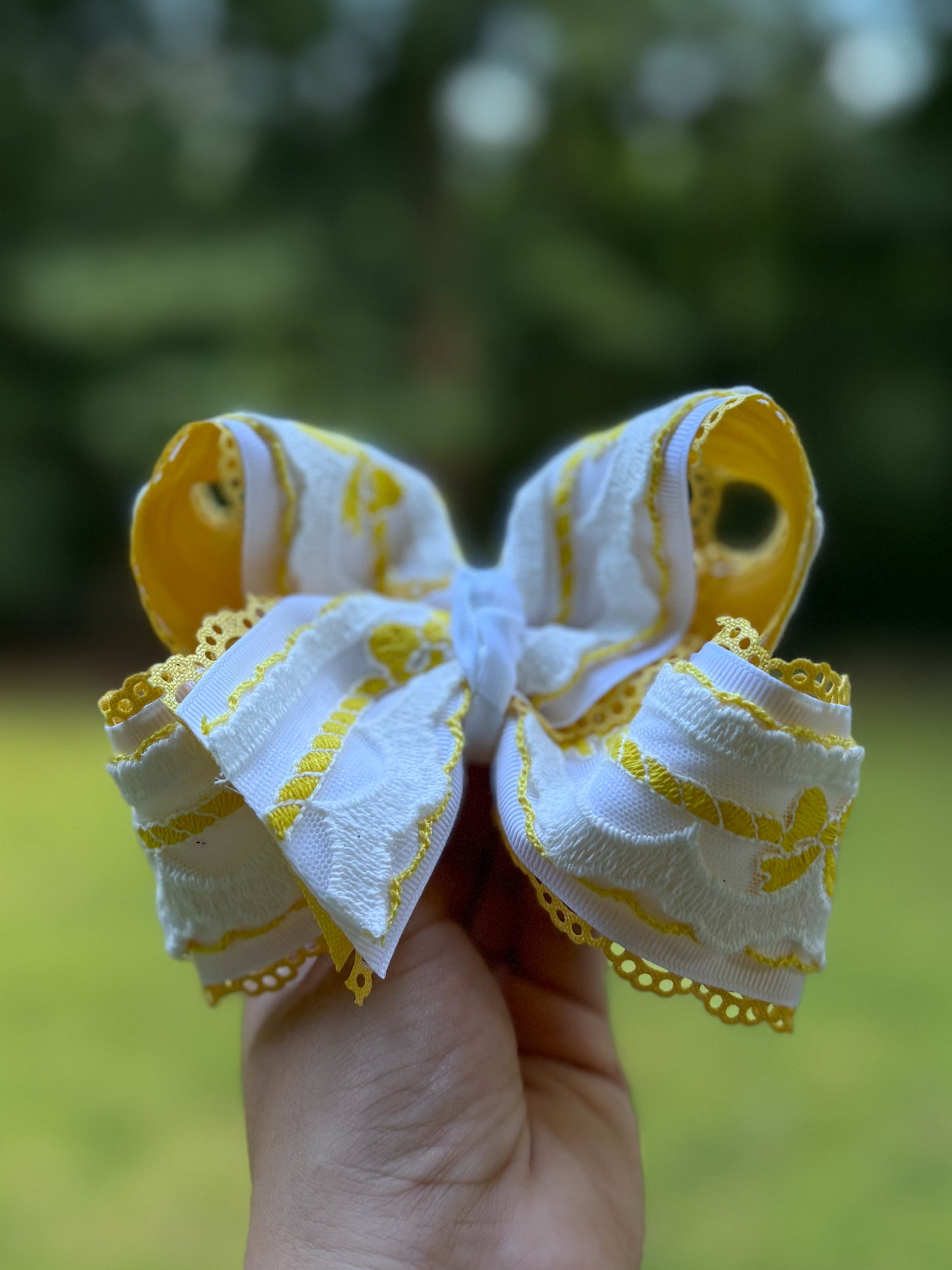 Yellow bow lace - 5 inch